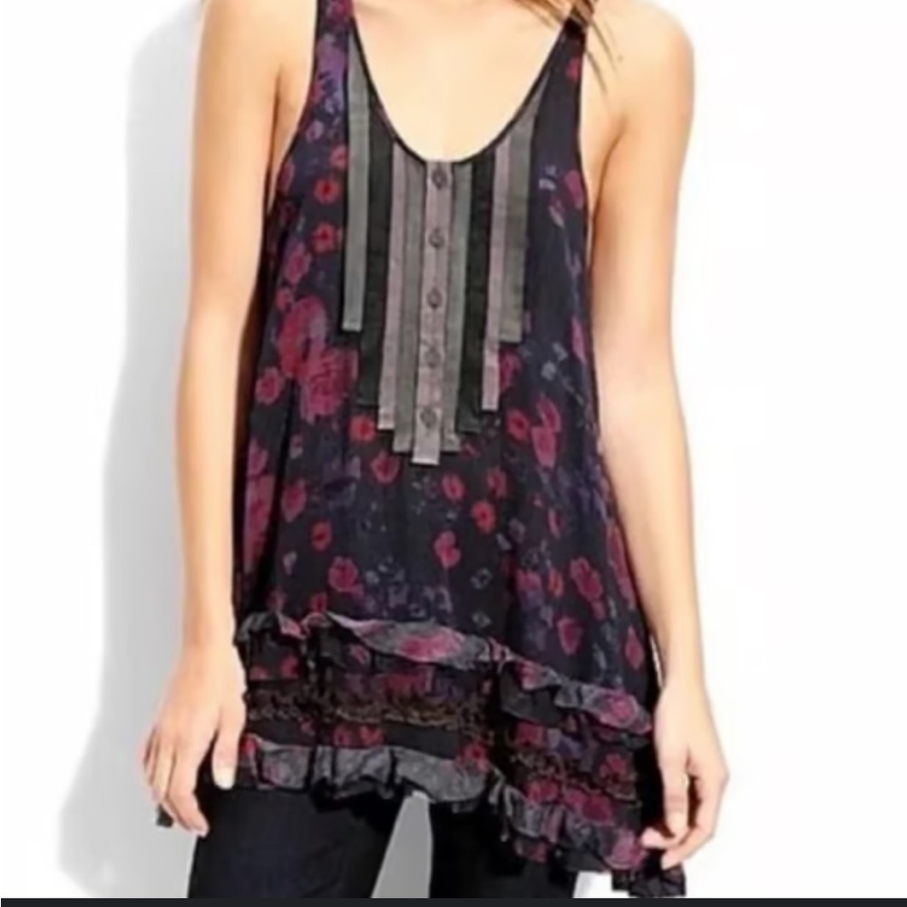 Sleeveless Floral Ruffle Tunic Tank Top in Black and Plum